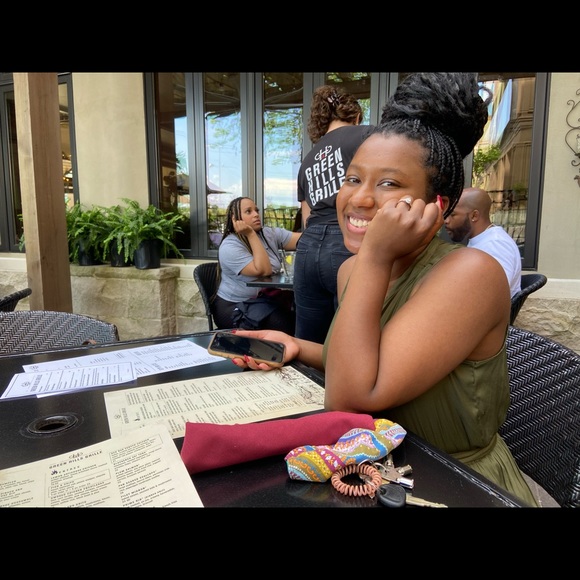 Meet your Posher, Deja - Picture 1 of 1